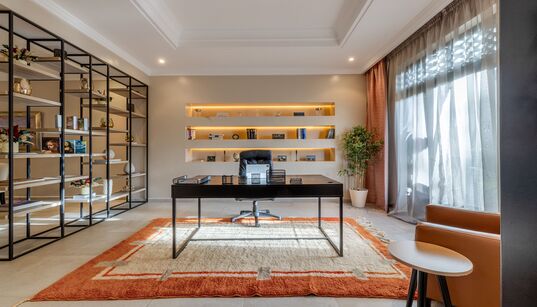 Modern Interiors Meet Tradition: Why Handmade Rugs Are Defining 2025 Design Trends